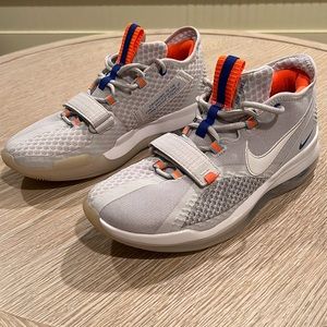 Nike Air Force Max Low Knicks Sneakers